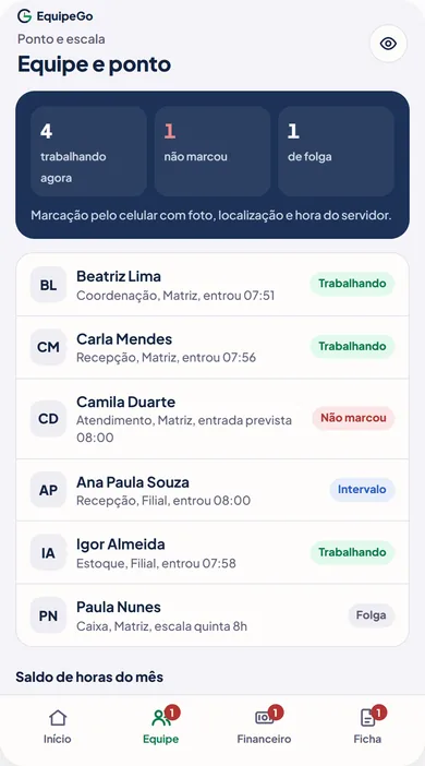 Tela do ponto no celular, com a equipe do dia (dados fictícios)